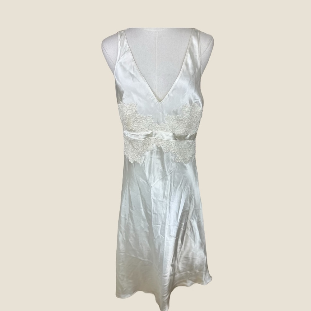 Jones of New‎ York size large white slip mini dress w lace accent - Picture 2 of 15